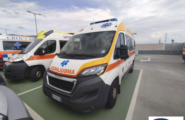 Peugeot boxer ambulanza (3767) 2015