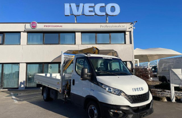 Iveco daily 35c16 cassone fisso + gru effer 2020