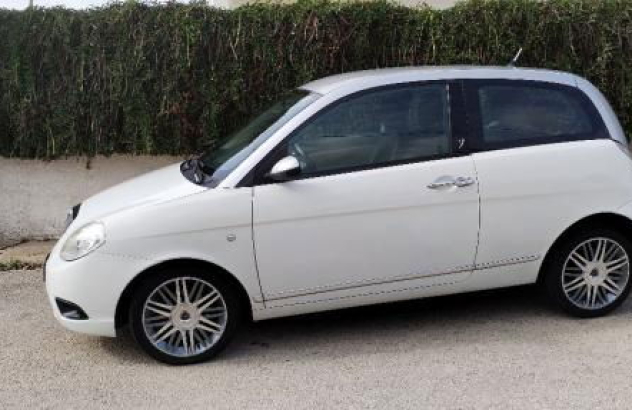 LANCIA Ypsilon 1.2 Modamilano Benzina 2009