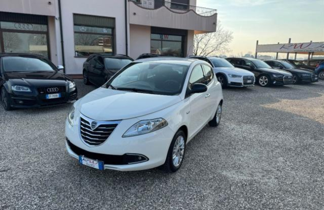 LANCIA Ypsilon 1.2 69 CV 5 porte SeS Gold Benzina 2013