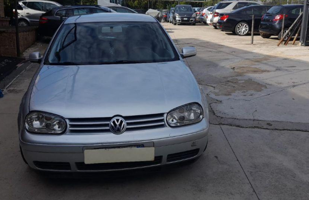 VOLKSWAGEN Golf 1.6 16V 5 porte Highline Benzina 2001