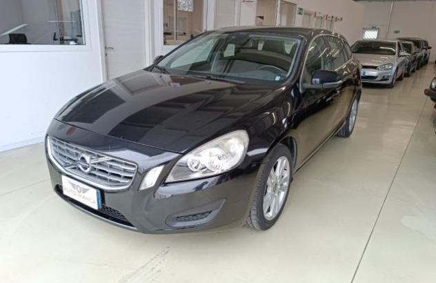 VOLVO V60 D2 Powershift Diesel 2013