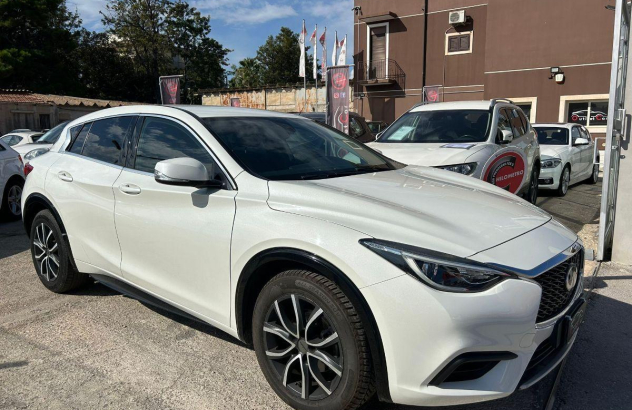 INFINITI Q30 1.5d Business Diesel 2016