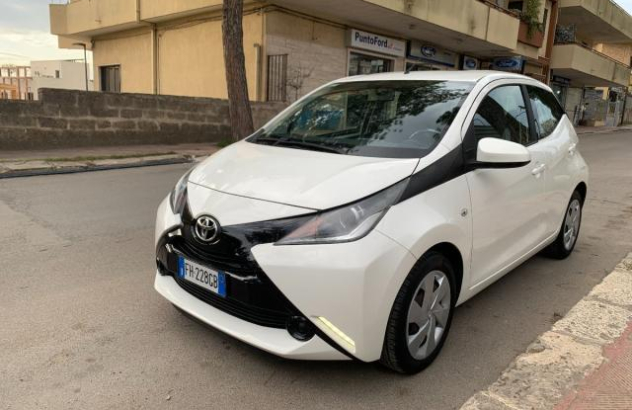 TOYOTA Aygo 1.0 VVT-i 69 CV 5 porte x-cool Benzina 2016