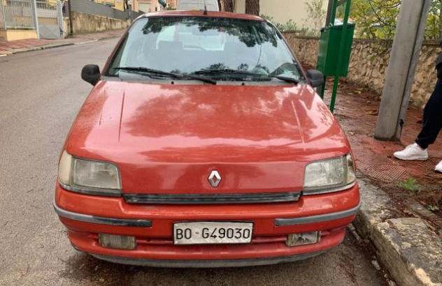 RENAULT Clio cat 5 porte Fidji Benzina 1992