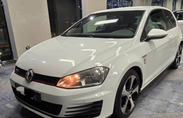 VOLKSWAGEN Golf  Benzina 2014