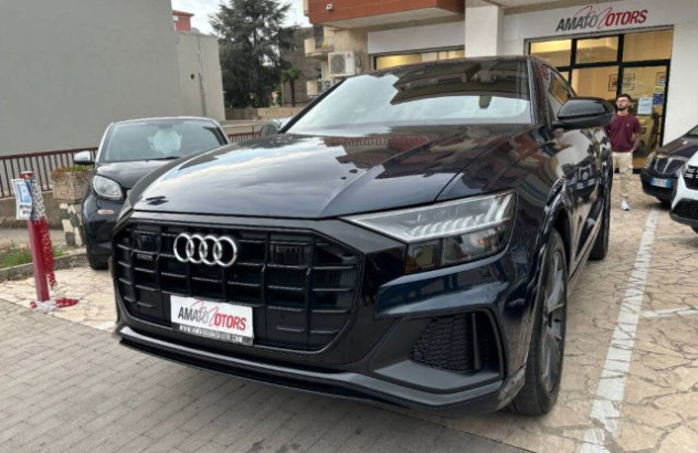 AUDI Q8  Elettrica-Diesel 2023