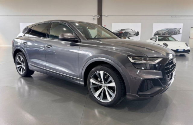 AUDI Q8  Elettrica-Diesel 2019