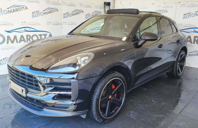 PORSCHE Macan  Benzina 2021