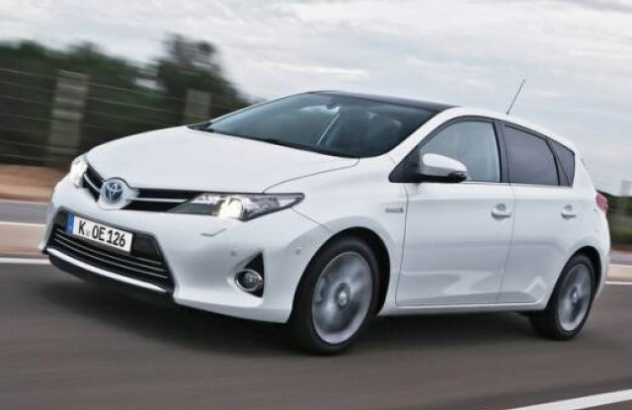 TOYOTA Auris  Elettrica-Benzina 2013