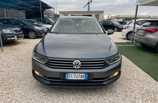 VOLKSWAGEN Passat Variant 1.6 TDI DSG Business BMT Diesel 2016