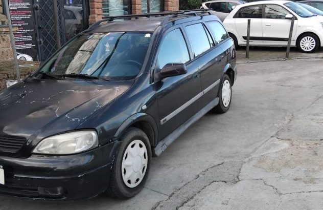 OPEL Astra 1.6i 16V 5 porte Club Benzina 2000