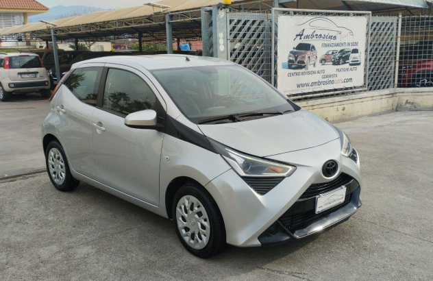 TOYOTA Aygo Con. 1.0 VVT-i 72 5p.x-clusiv red p Benzina 2020