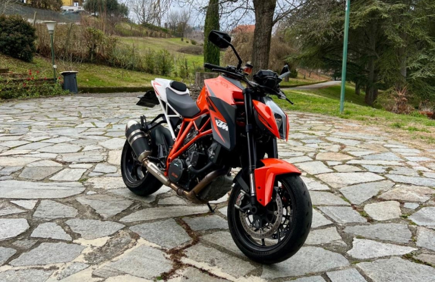 KTM 1290 Super Duke R  Benzina 2014