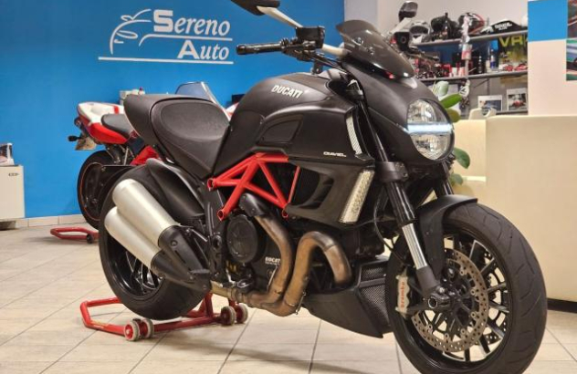 Ducati Diavel 1200  Benzina 2011