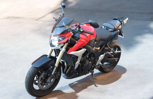 Suzuki GSR 750  Benzina 2011