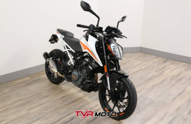 KTM 390 Duke  Benzina 2022